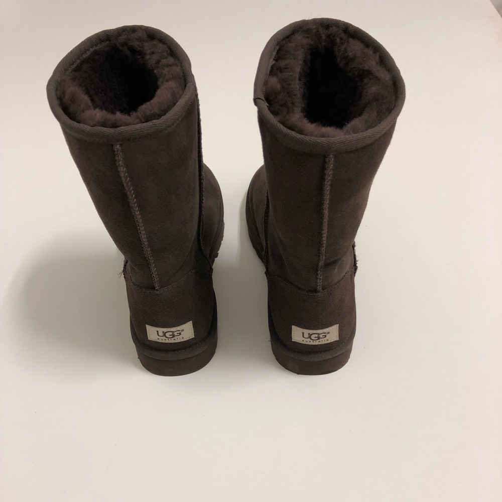 Ugg Classic Short ll Brand New